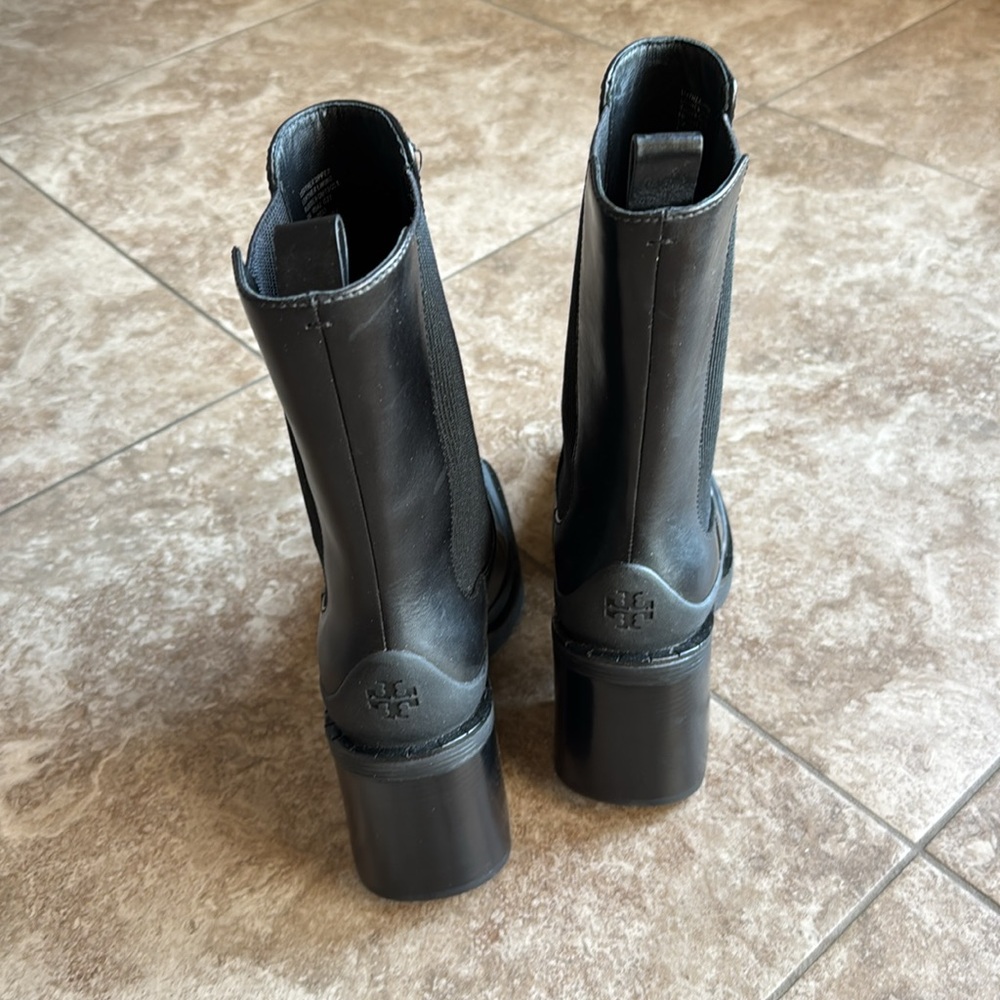 Tory Burch boots - size 8 - Picture 3 of 6